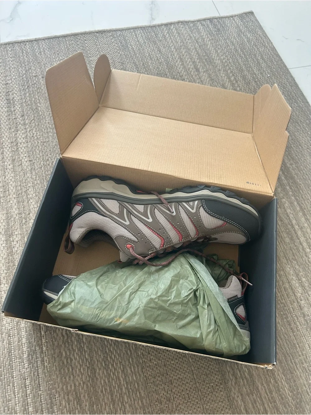 Eddie Bauer lightweight athletic